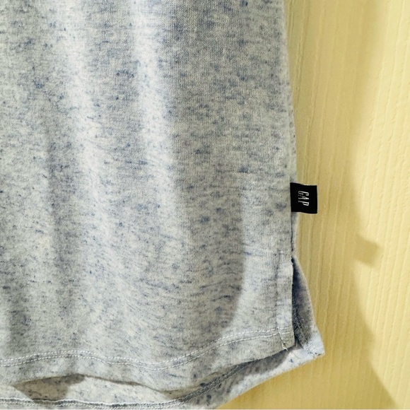 GAP Light Blue Marled V-Neck Tee - Size XS - Picture 2 of 5